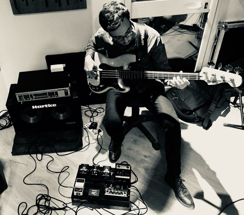 "Frillo" studio rehearsal