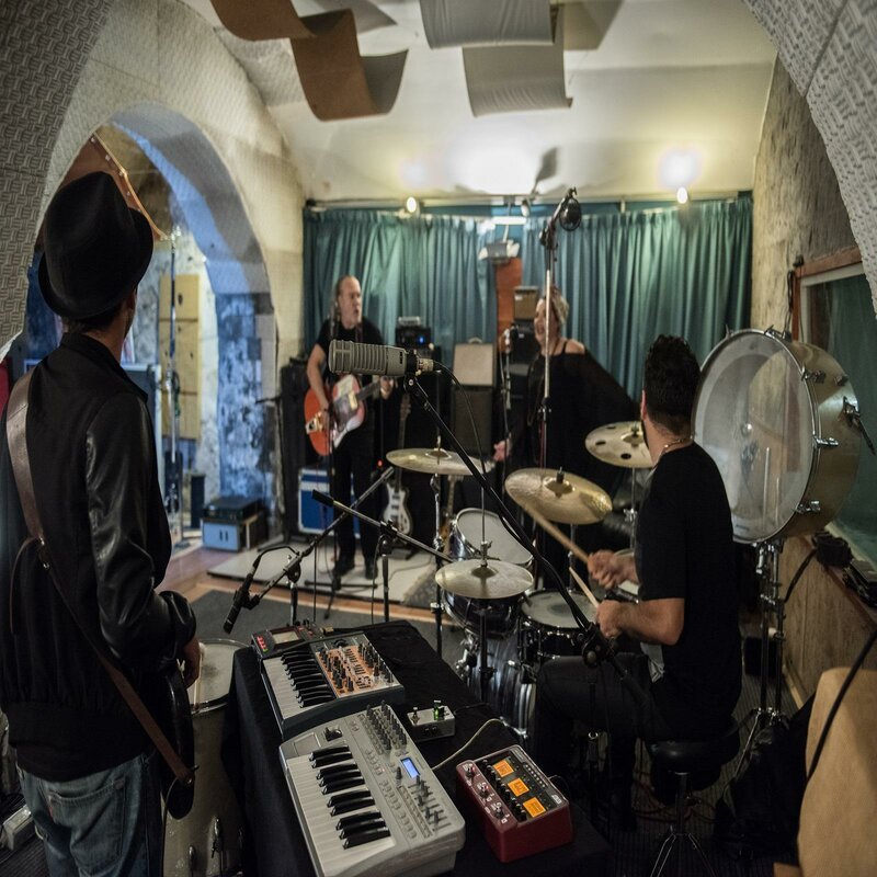 band 3 - Copia.JPG