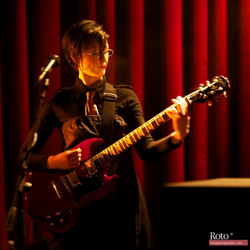 Live @ Exenzia. Cri LaCrsisi. Foto by Roto
