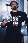 Sergio, voce dei Lou Dalfin, gruppo occitano (parte del piemonte) che porta avanti un discorso di recupero delle radici musicali. Vecchio folk e nuova