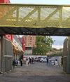 Centro Happen, sotto il palazzo R- Nord. Palazzo che era simbolo della ghettizzazione del quartiere di via Gramsci, veniva chiamato Palazzo-Eroina. Tra le riqualificazioni, questo spazio per giovani, preso in mano a un certo punto dalla cooperativa Aliante, in particolare da dei ragazzi eccezionali che hanno creato un’alternativa a tanti ragazzi, di ogni nazionalità, che avevano un posto per creare, incontrarsi, giocare. Io ho dato una mano a costruire la sala prove e a registrare/fare basi ai ragazzi che volevano cantare.